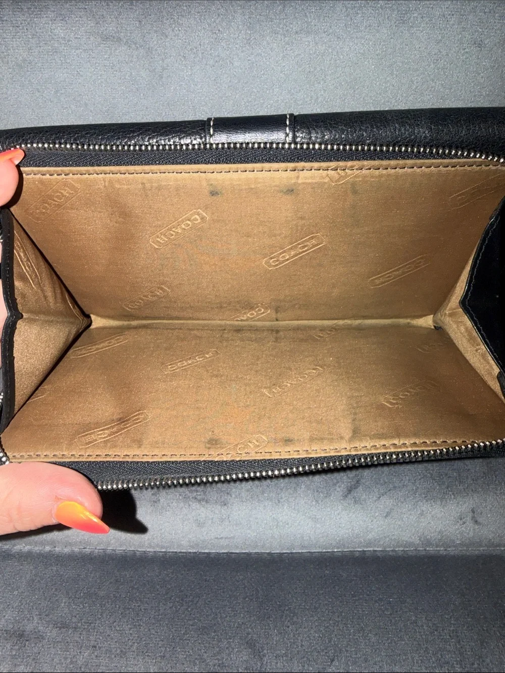 Coach Hampton Leather Trifold Wallet with Contrast Stitching